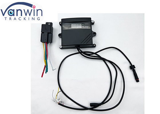 ไนจีเรีย พิสูจน์การปรับเปลี่ยน GPS รถยนต์ อิเล็กทรอนิกส์ กําหนดความเร็ว ด้วยจอ LCD รถยนต์ GPS Tracker