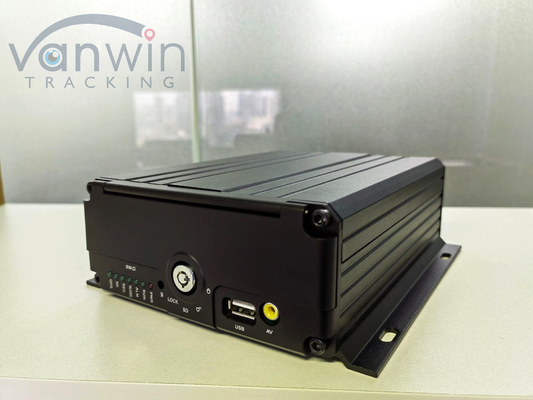แฮร์ดดิสก์ 8 ช่อง SD Card Mobile DVR H.264 Car MDVR สําหรับการติดตามความปลอดภัยของยานยนต์