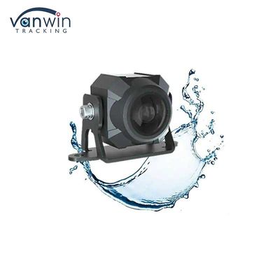 IP69K กันน้ํา ภาพด้านหลัง รถบรรทุก กล้องทําความร้อน 4pin การบิน กล้อง AHD 1080P ด้วยความละเอียด 1080P 2.0MP